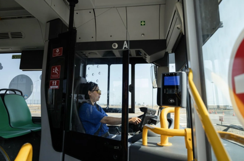 Azərbaycanda qadın avtobus sürücüləri olacaq (FOTO)